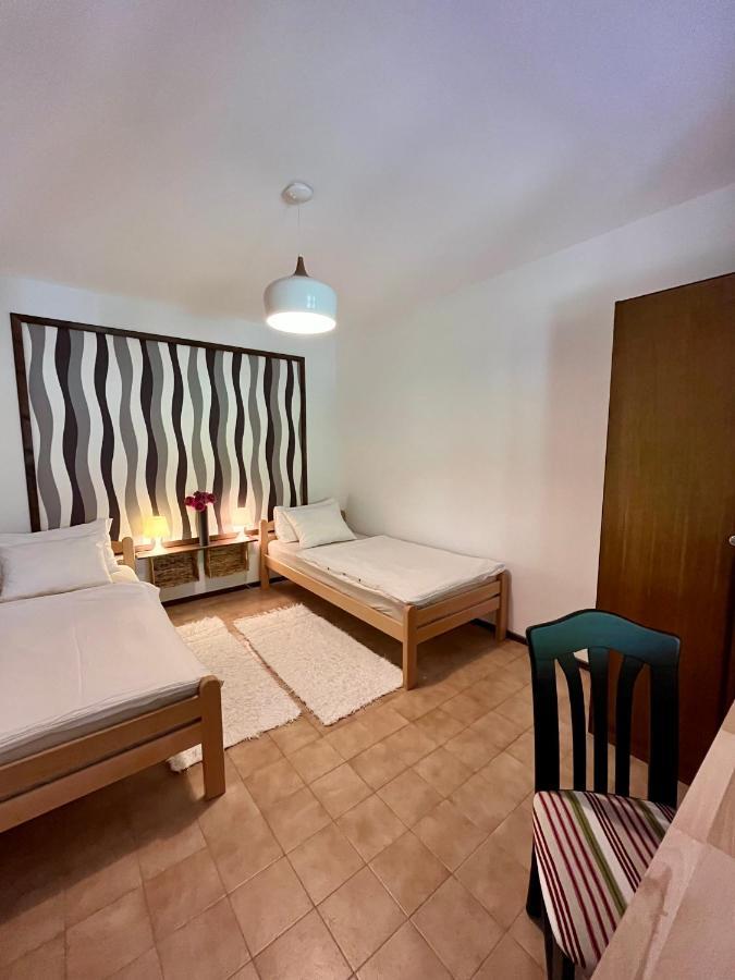 Apartmani Zora Cres Exteriör bild