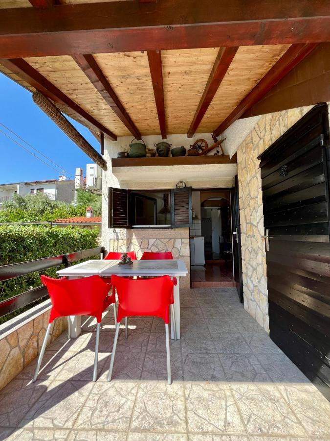 Apartmani Zora Cres Exteriör bild