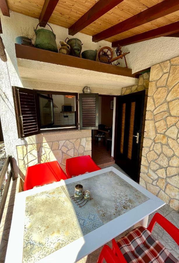 Apartmani Zora Cres Exteriör bild